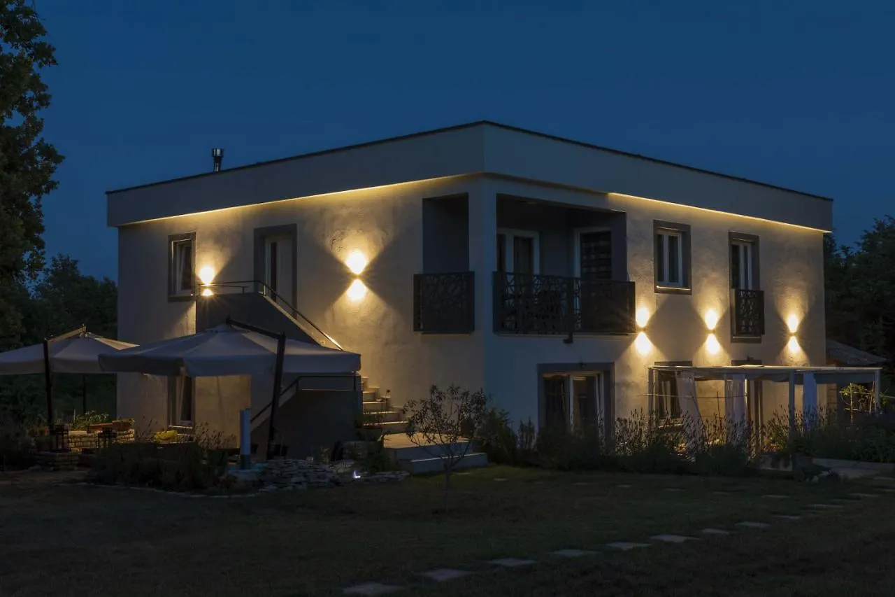 Holiday home Luxury Villa Cetiri Hrasta Pican